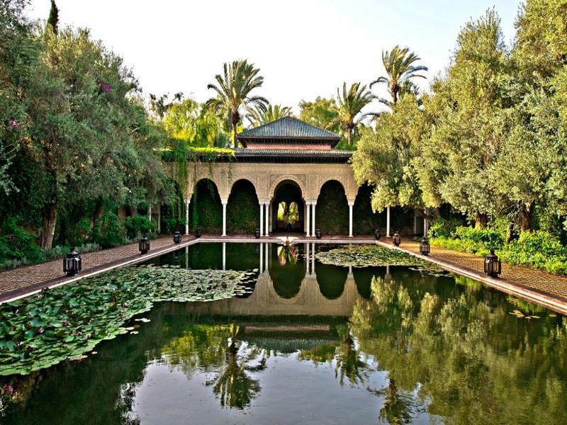 Royal Residences: 6 Homes Fit for Kings & Queens